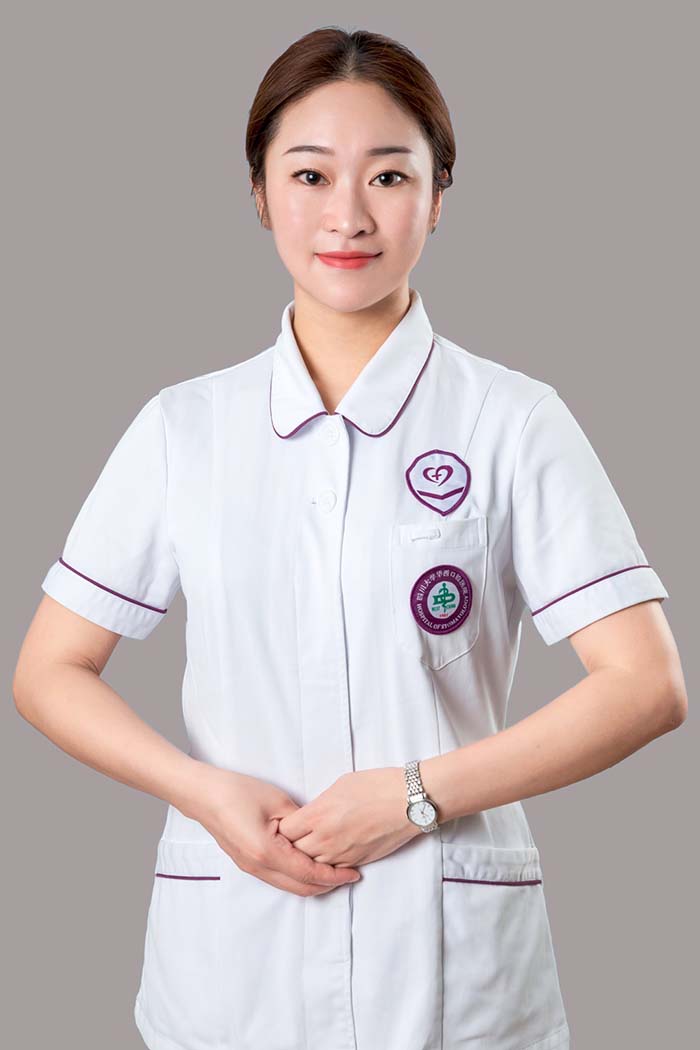 7.何苗.jpg 7.何苗.jpg