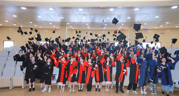 17学位授予1.jpg